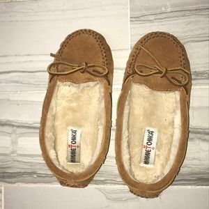 🦄Minnetonka slippers🦄